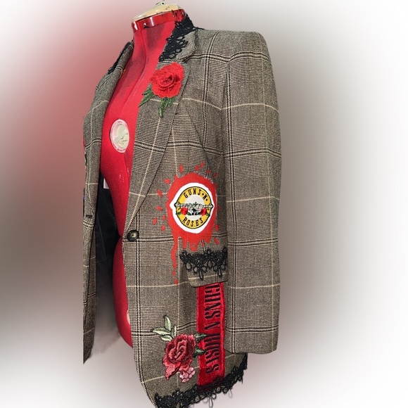 Guns and roses inspired blazer - Picture 4 of 6